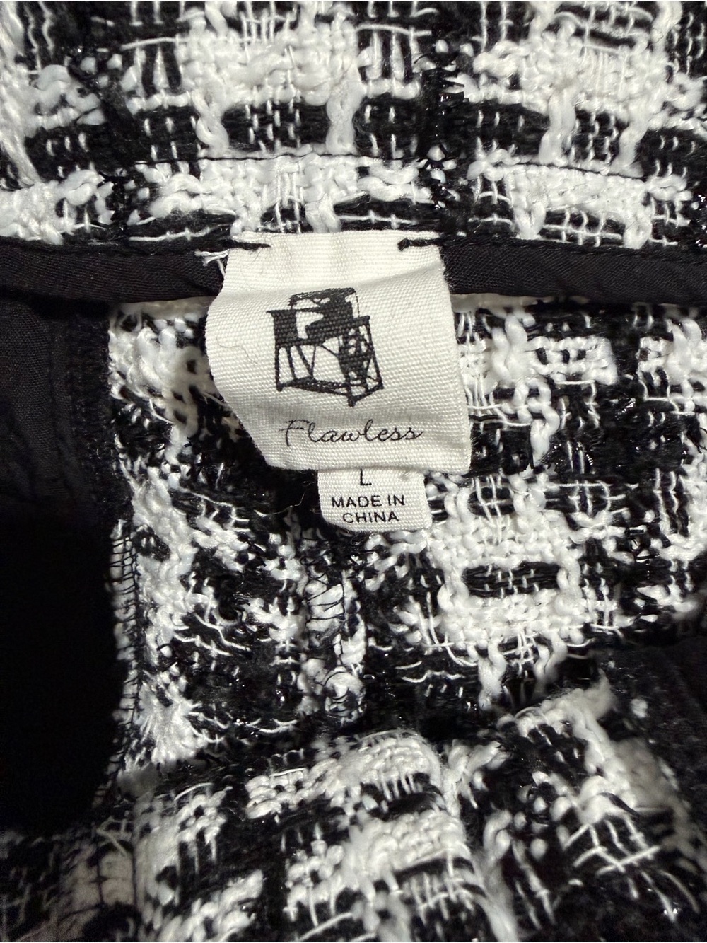Classic Black & White Tweed High-Waist Women's Shorts - Picture 11 of 11